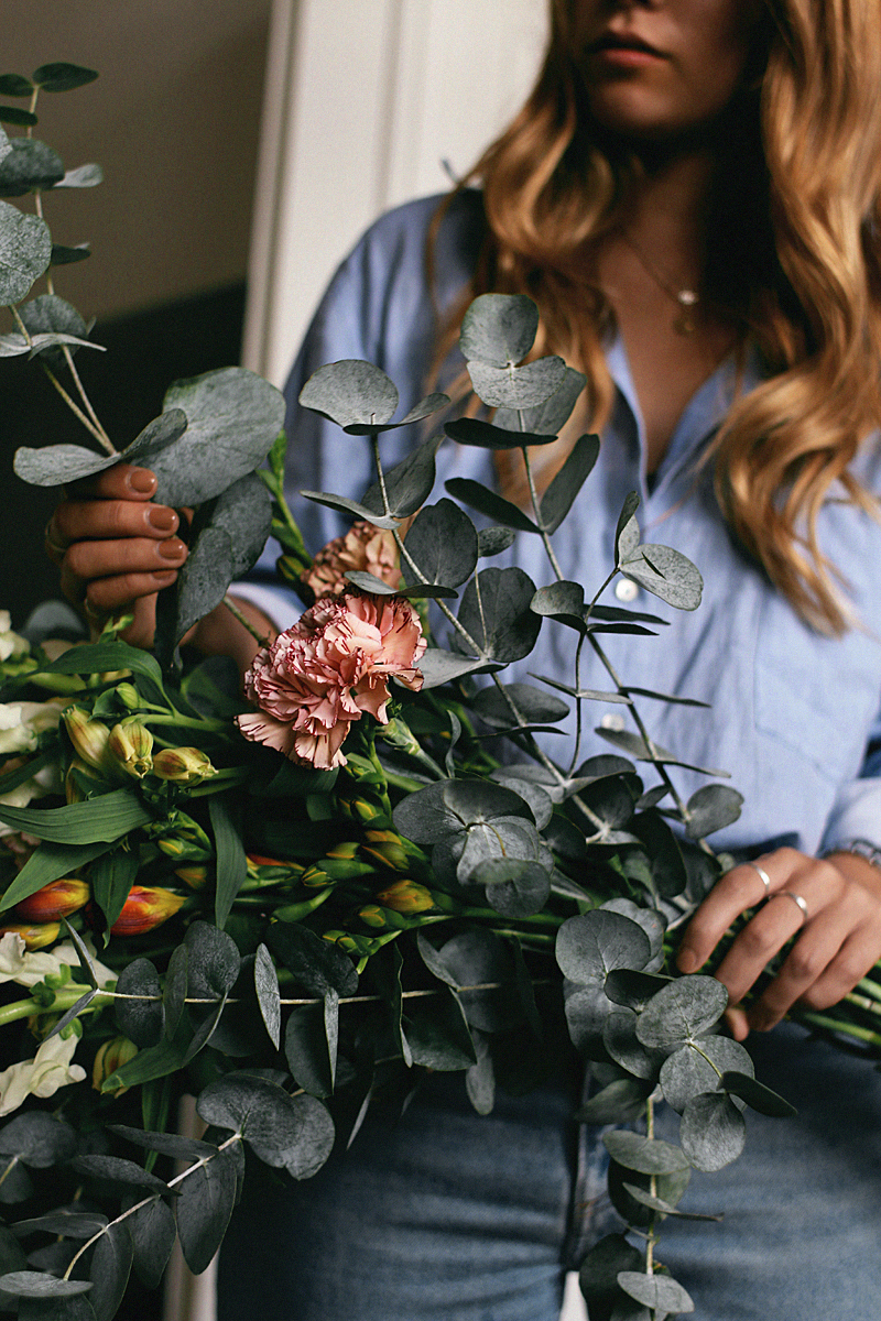 How to make your own flower bouquet. Autumn flowers, flowers for love ones.