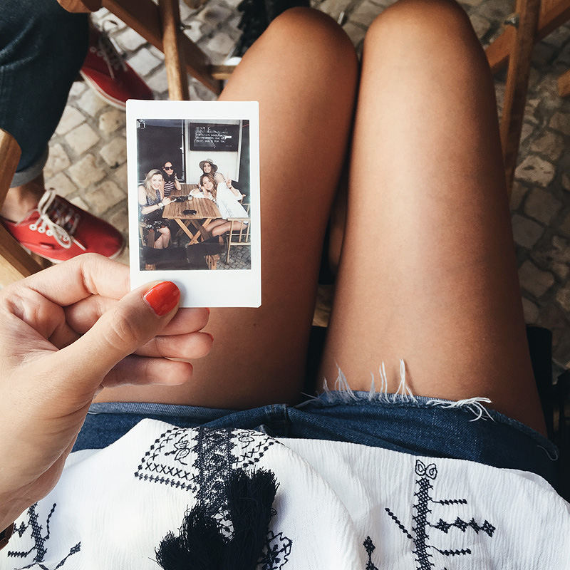 Polaroid Fujifilm Instax Mini 8 action in Lisbon