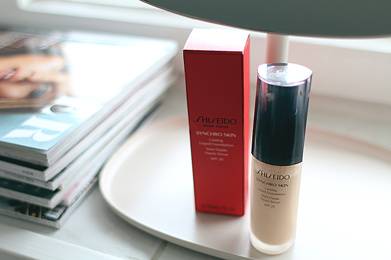 Make-Up all day with no touch ups: Shiseido Synchro Skin Lasting Liquid Foundation