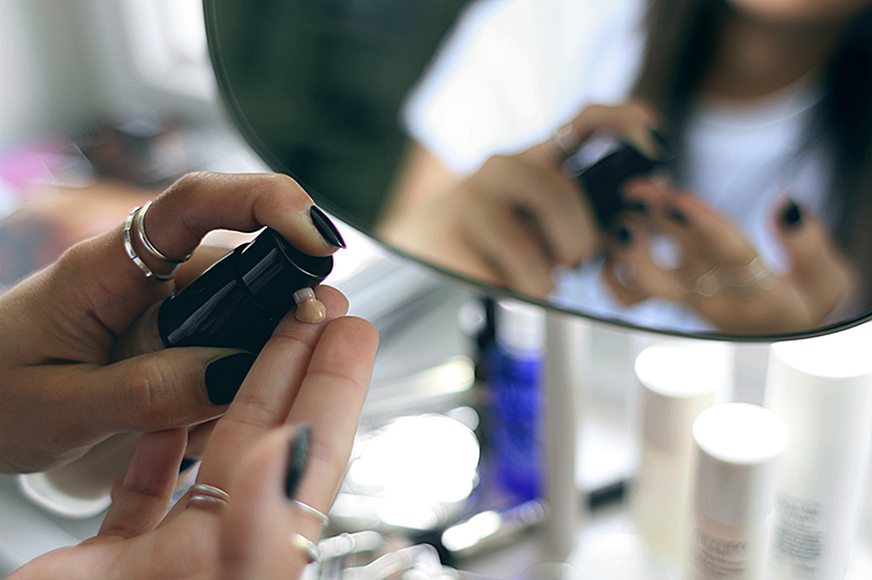 Make-Up all day with no touch ups: Shiseido Synchro Skin Lasting Liquid Foundation