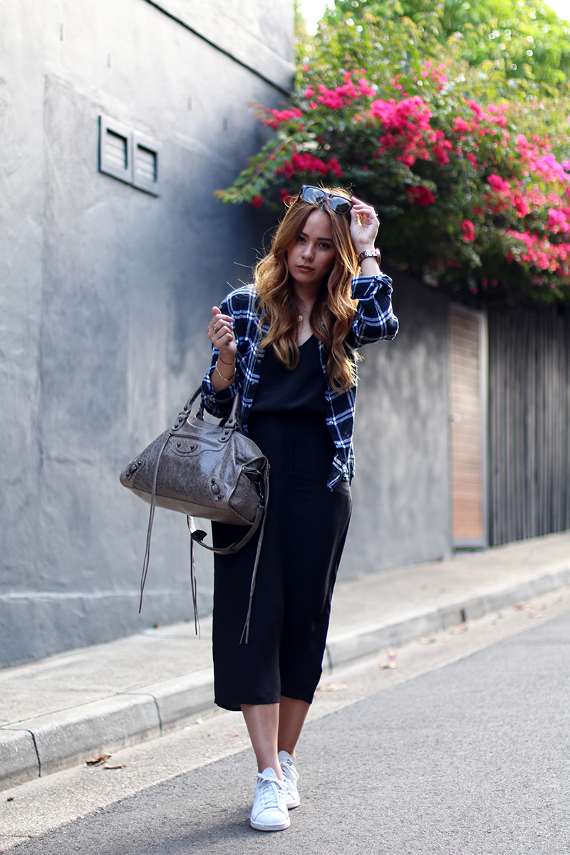 Balenciaga City in Gris Poivre, Mididress, Flannel Shirt, Adidas Stan Smith