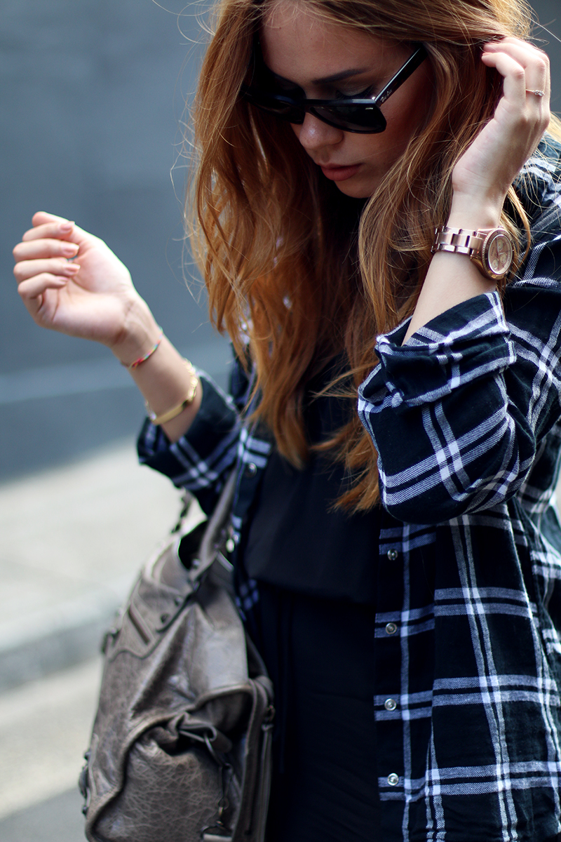 Balenciaga City in Gris Poivre, Mididress, Flannel Shirt, Adidas Stan Smith