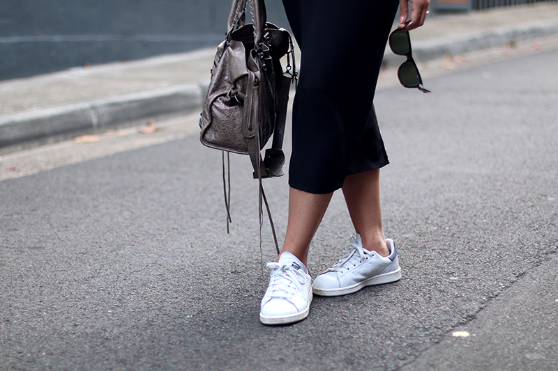 Balenciaga City in Gris Poivre, Mididress, Flannel Shirt, Adidas Stan Smith