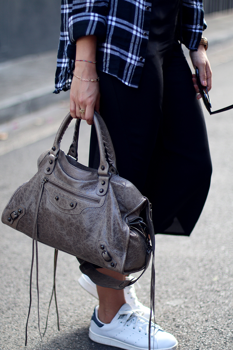 Balenciaga City in Gris Poivre, Mididress, Flannel Shirt, Adidas Stan Smith