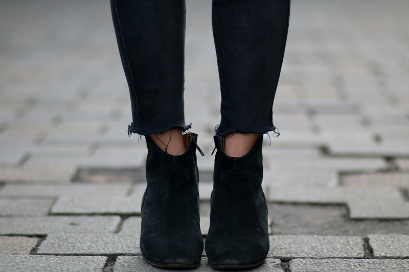 Outfit: Boxy Bomber Jacket Reva Carin Wester, Isabel Marant Boots, Dr.Denim Jeans, Asos Jumper Dress, Proenza Schouler PS11 Mini Bag, Jasmina Jovy Rings