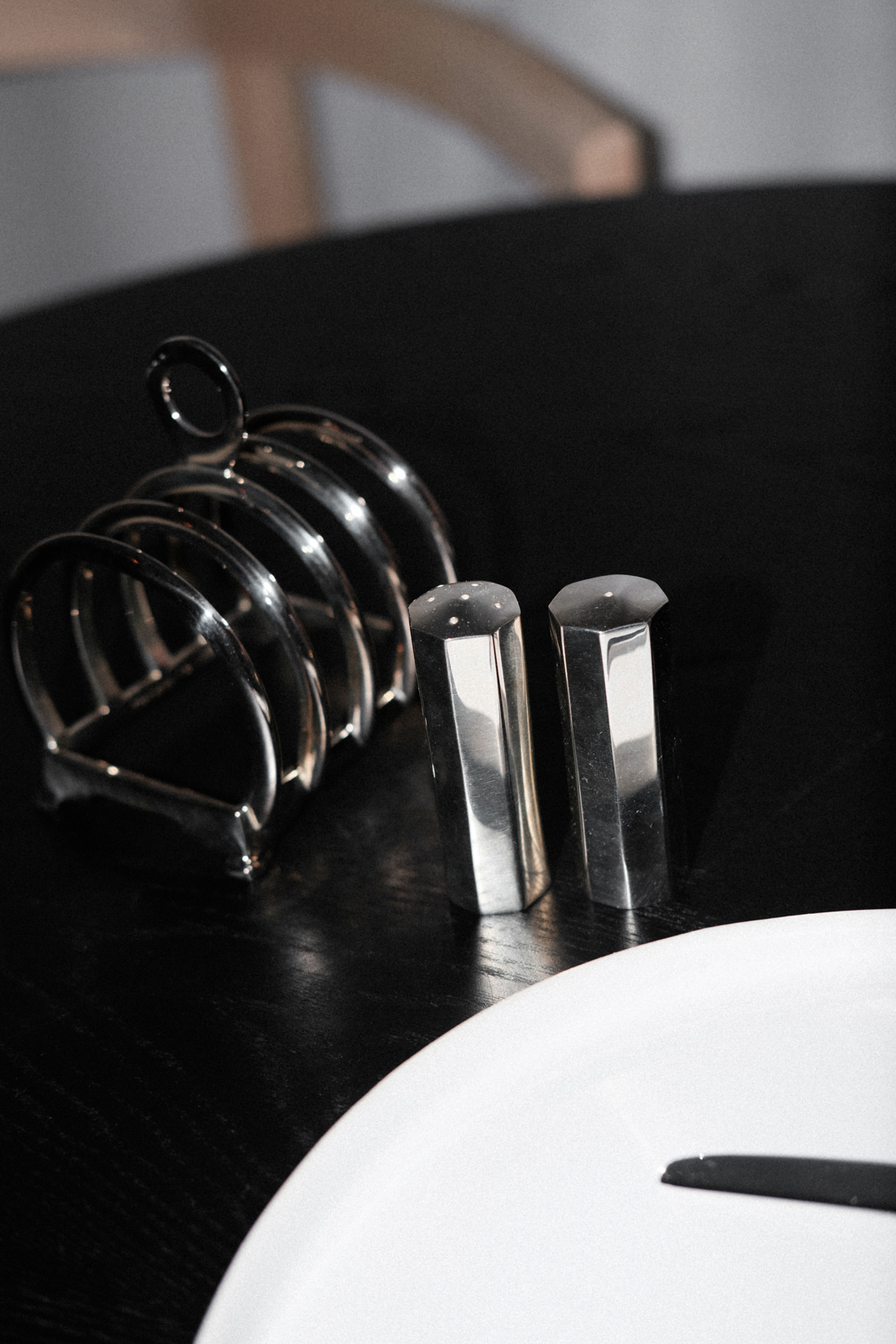 Breakfast tableware and objects