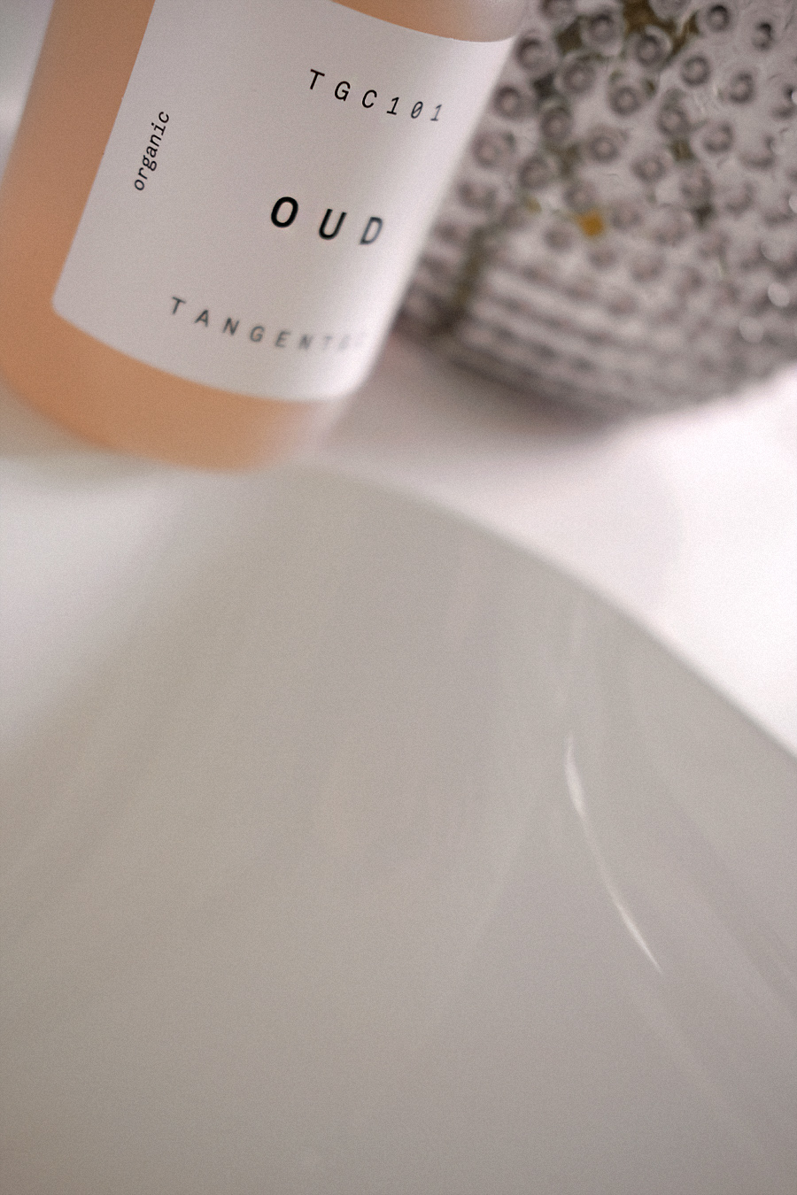 What's in my Shower - Bathroom Beauty Products: Rahua Hydration shampoo & conditioner, Perricone MD Refreshing shower mask, Biotherm, Bath Therapy Invigorating shower foam, Clean Sheets Cleansing gel Bynacht, Philips VisaPure, Cowshed Wild Cow Bath and massage oil, Diptyque candles, TANGENT GC Oud Organic soap