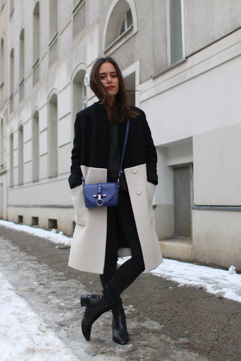 Nisi is wearing: Uterqüe Two-toned coat, COS Sweater, GinaTricot Skinny Jeans, Givenchy Obsedia Bag, Acne Studios Jensen Boots, Nars Velvet Matte Lip Pencil in Red Square